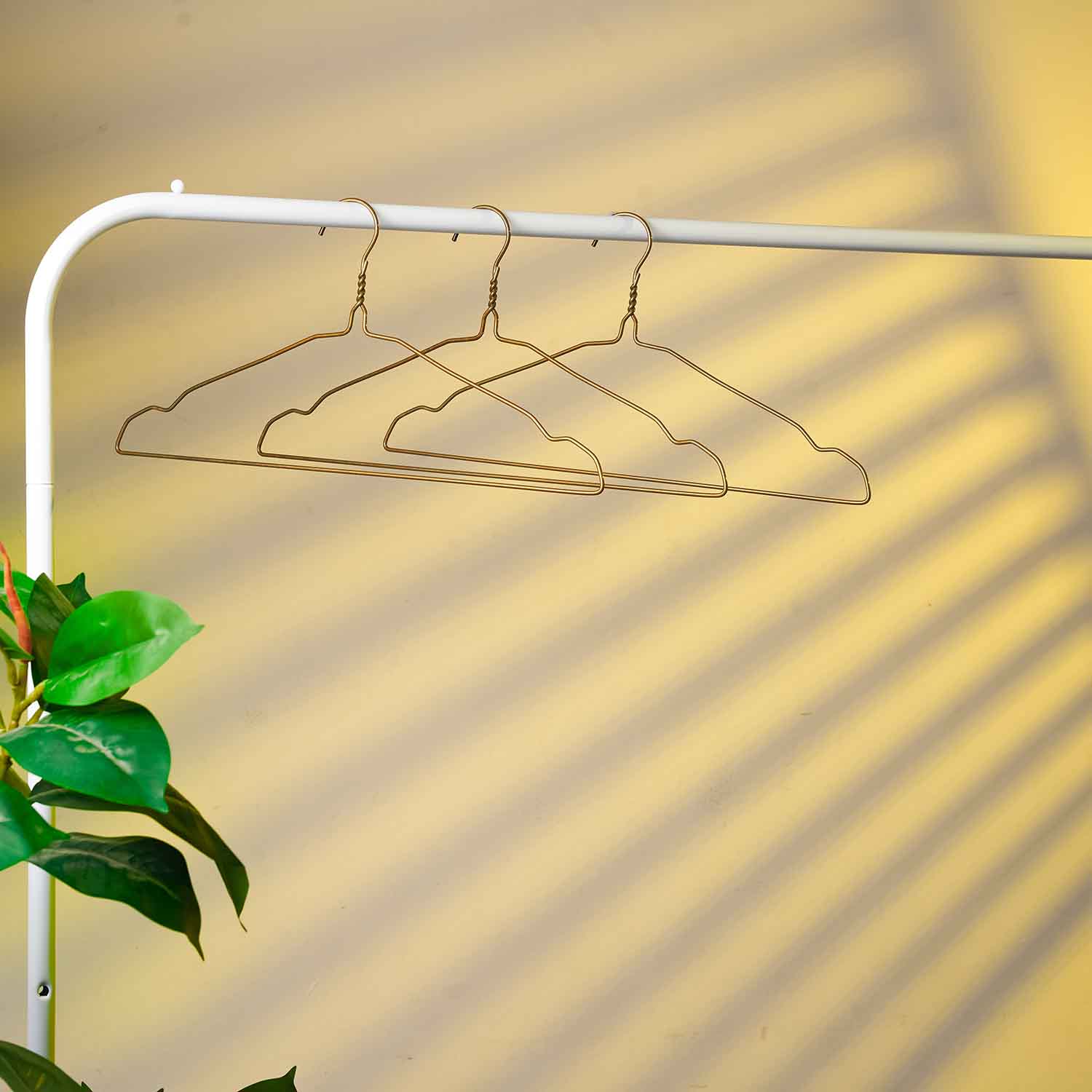 Heavy-Duty 3mm Wire Clothes Hangers 16-Inch Metal Hangers for Shirts, Dresses, Suits & More Space-Saving & Durable Design - Bronze