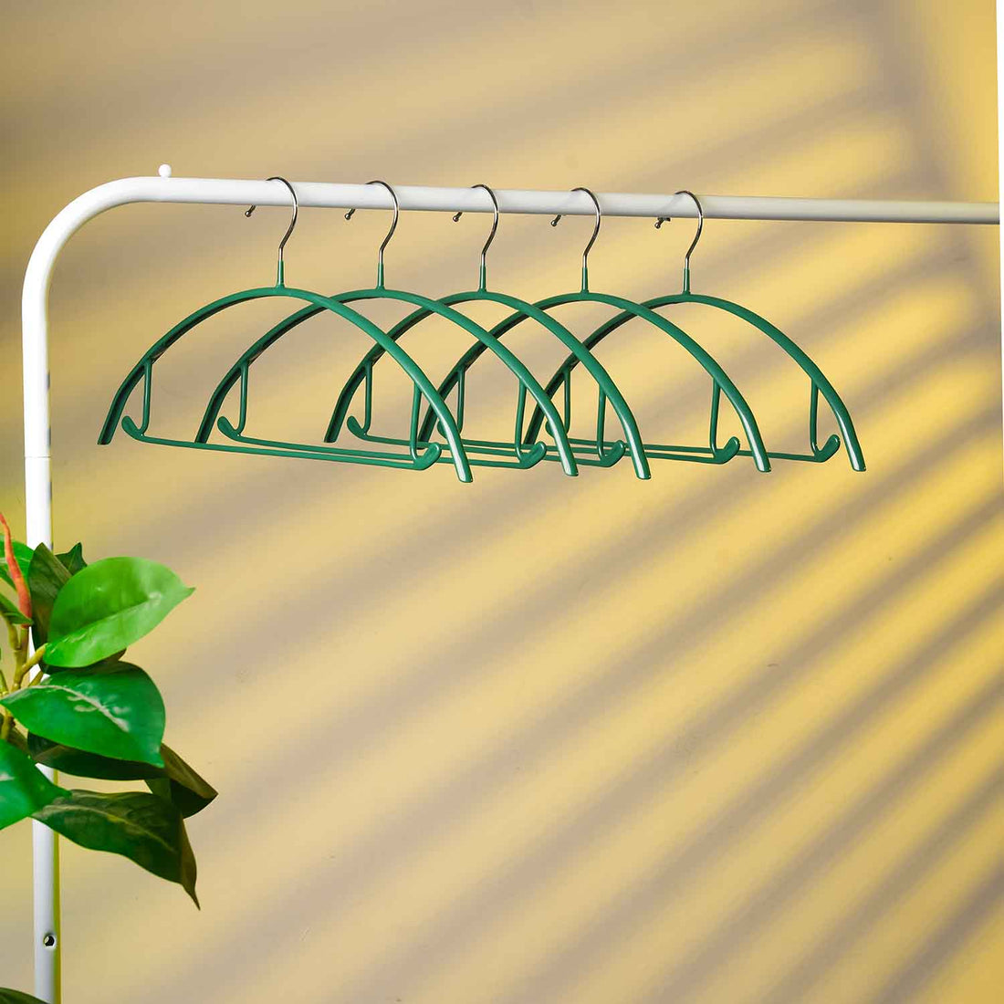 Rubber Coated Anti-Slip Hanger - Green